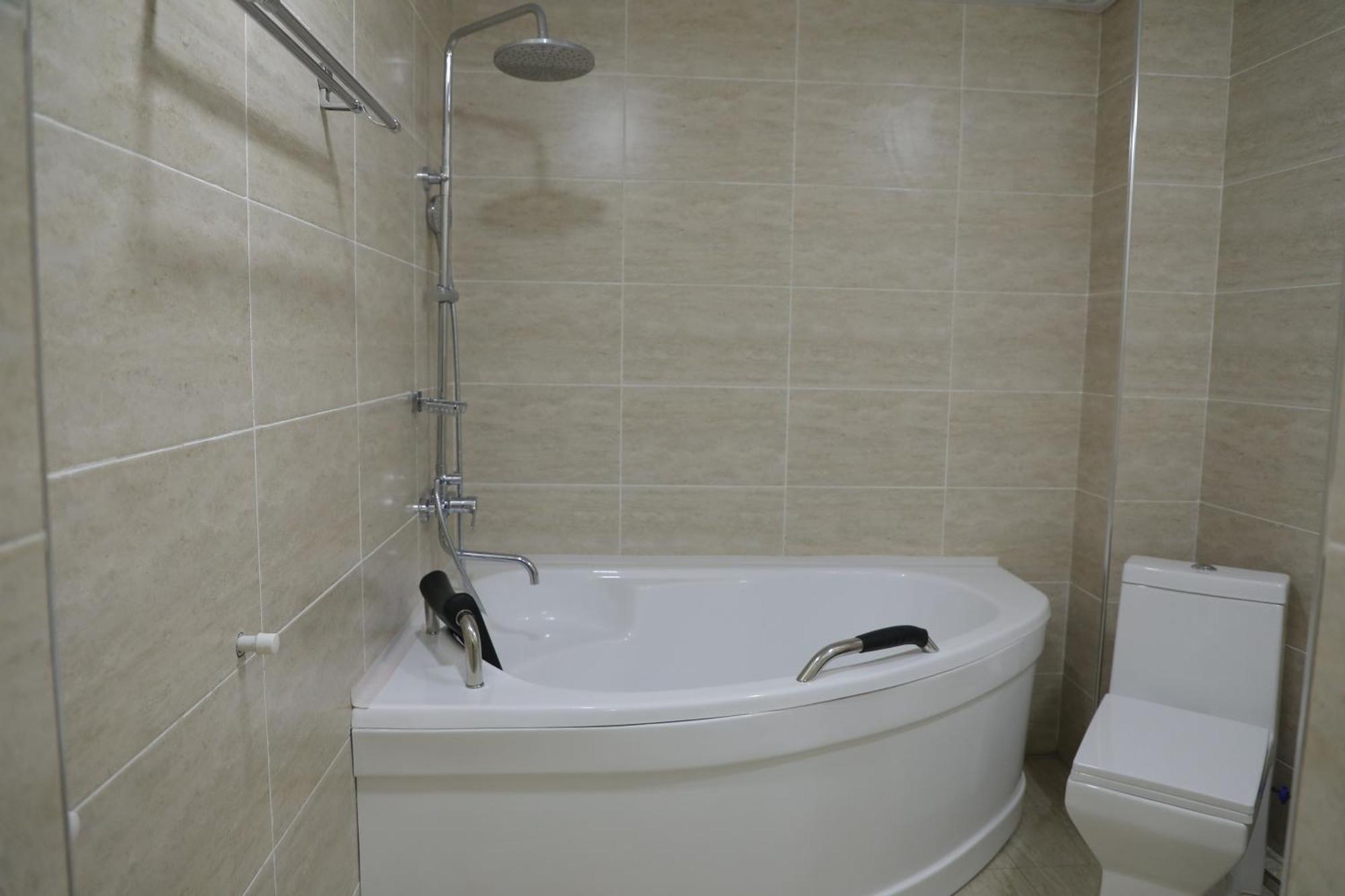 Status Hotel Karszy Zewnętrze zdjęcie