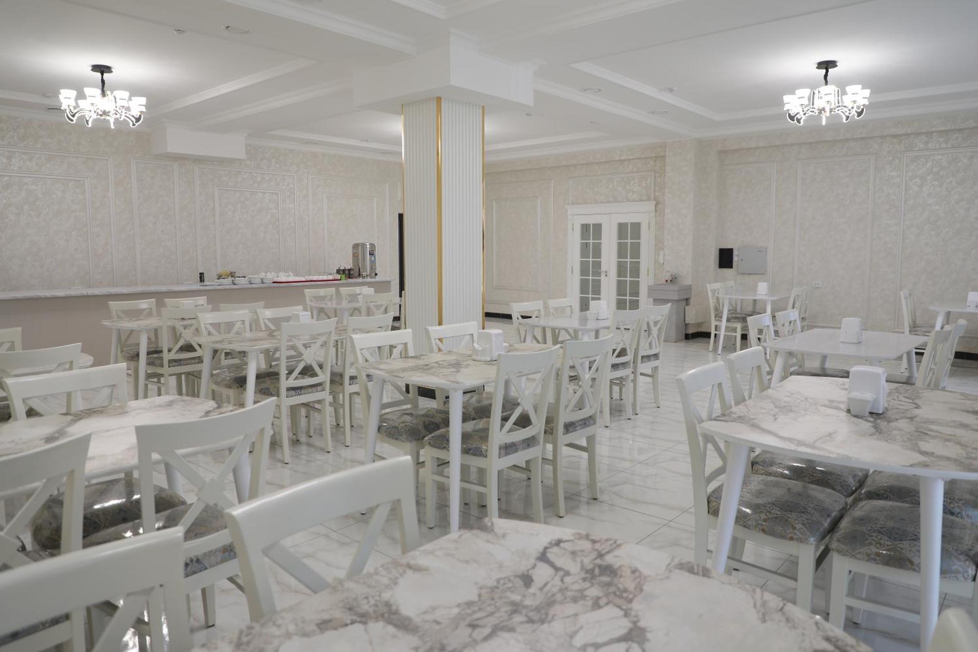 Status Hotel Karszy Zewnętrze zdjęcie