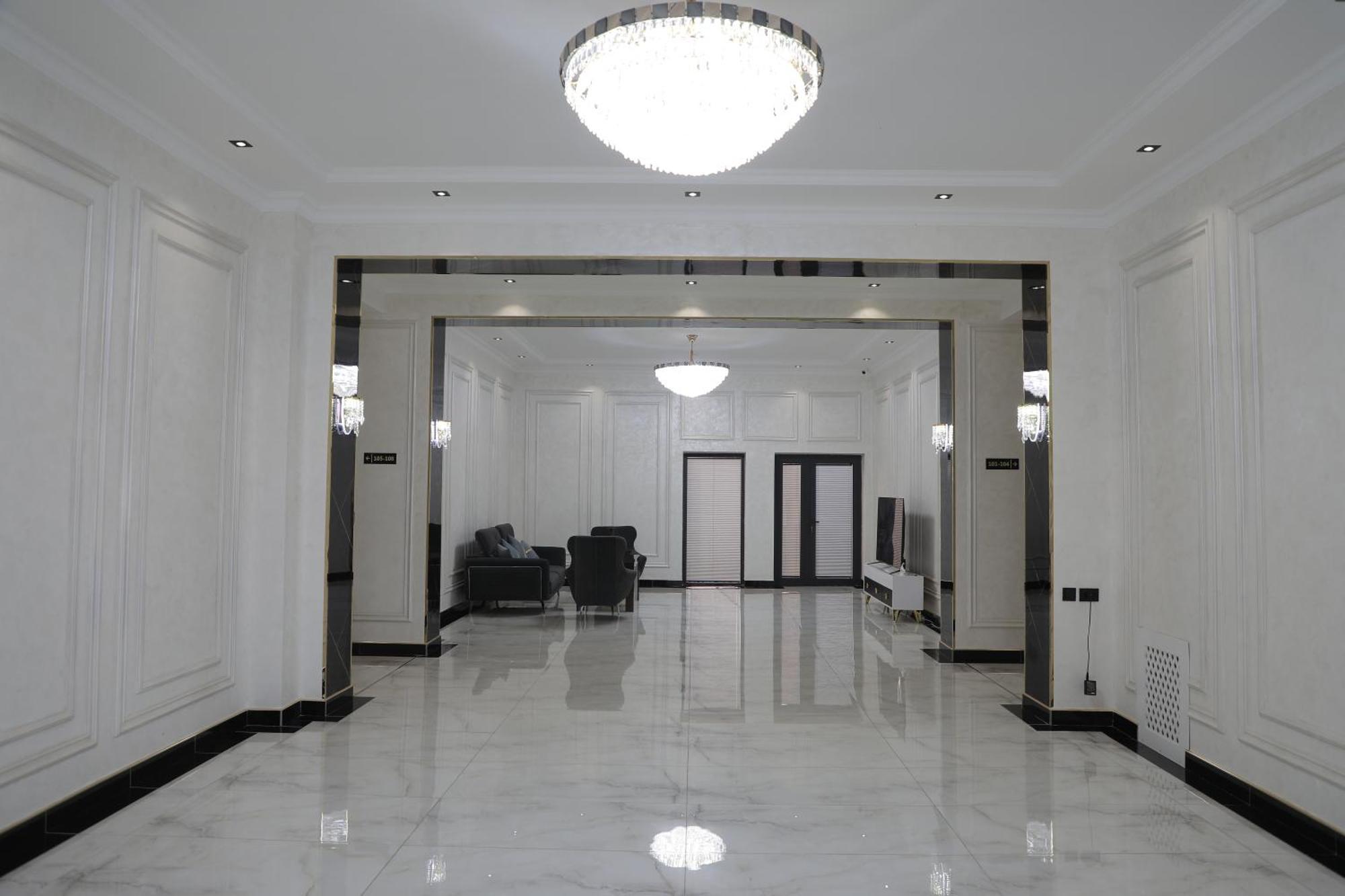 Status Hotel Karszy Zewnętrze zdjęcie