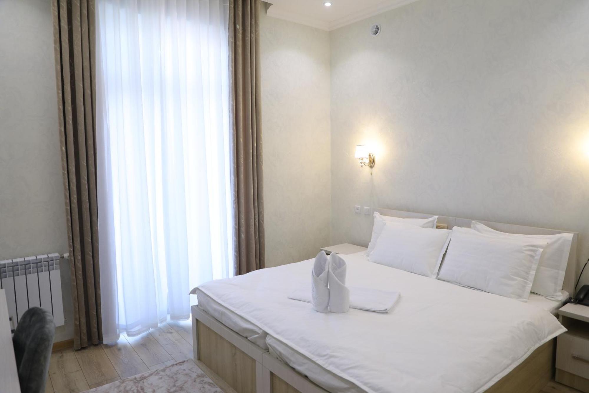 Status Hotel Karszy Zewnętrze zdjęcie