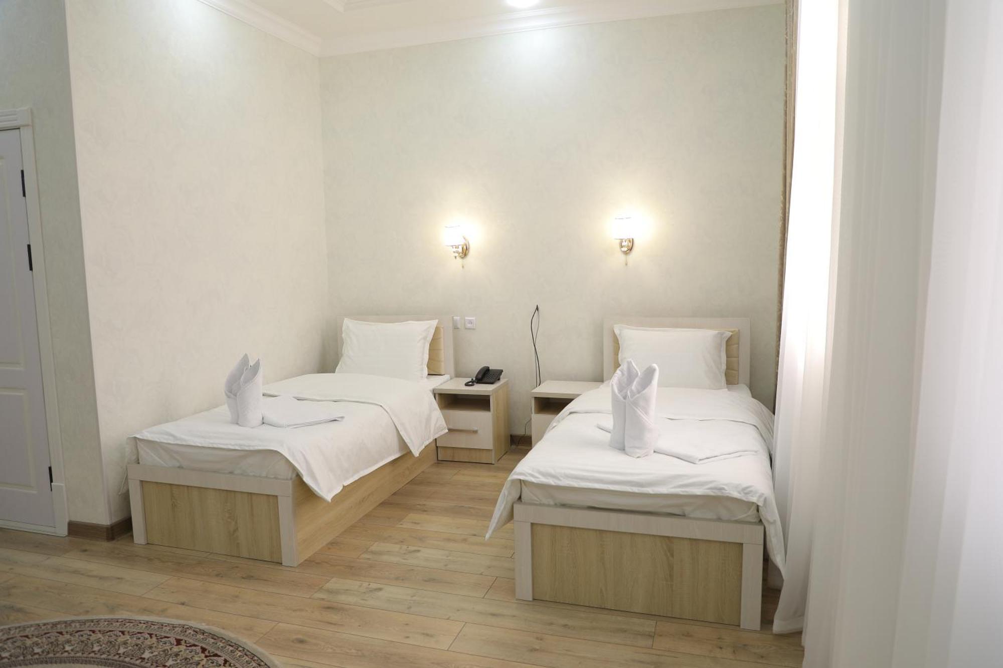 Status Hotel Karszy Zewnętrze zdjęcie
